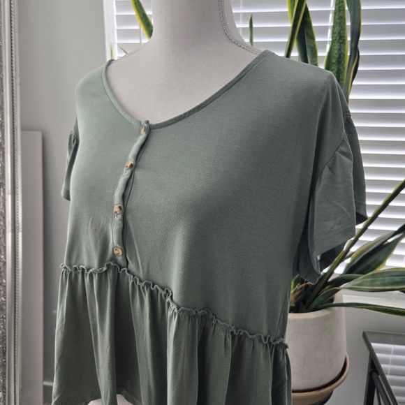 Lucky Brand Flowy Peplum Top. Size Small. Good preowned condition. - Picture 2 of 7